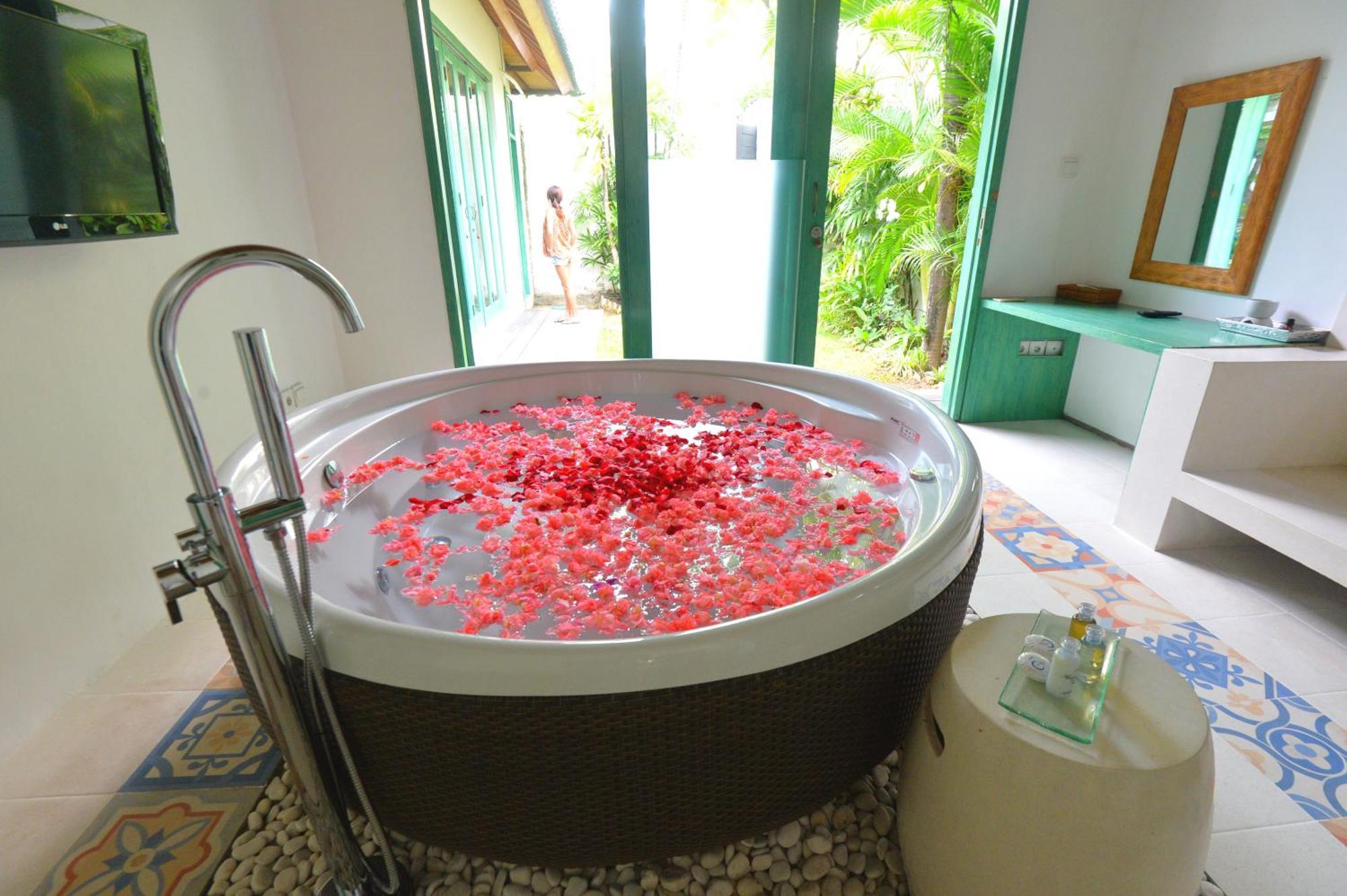 Artemis Villa Hotel Seminyak Exteriör bild